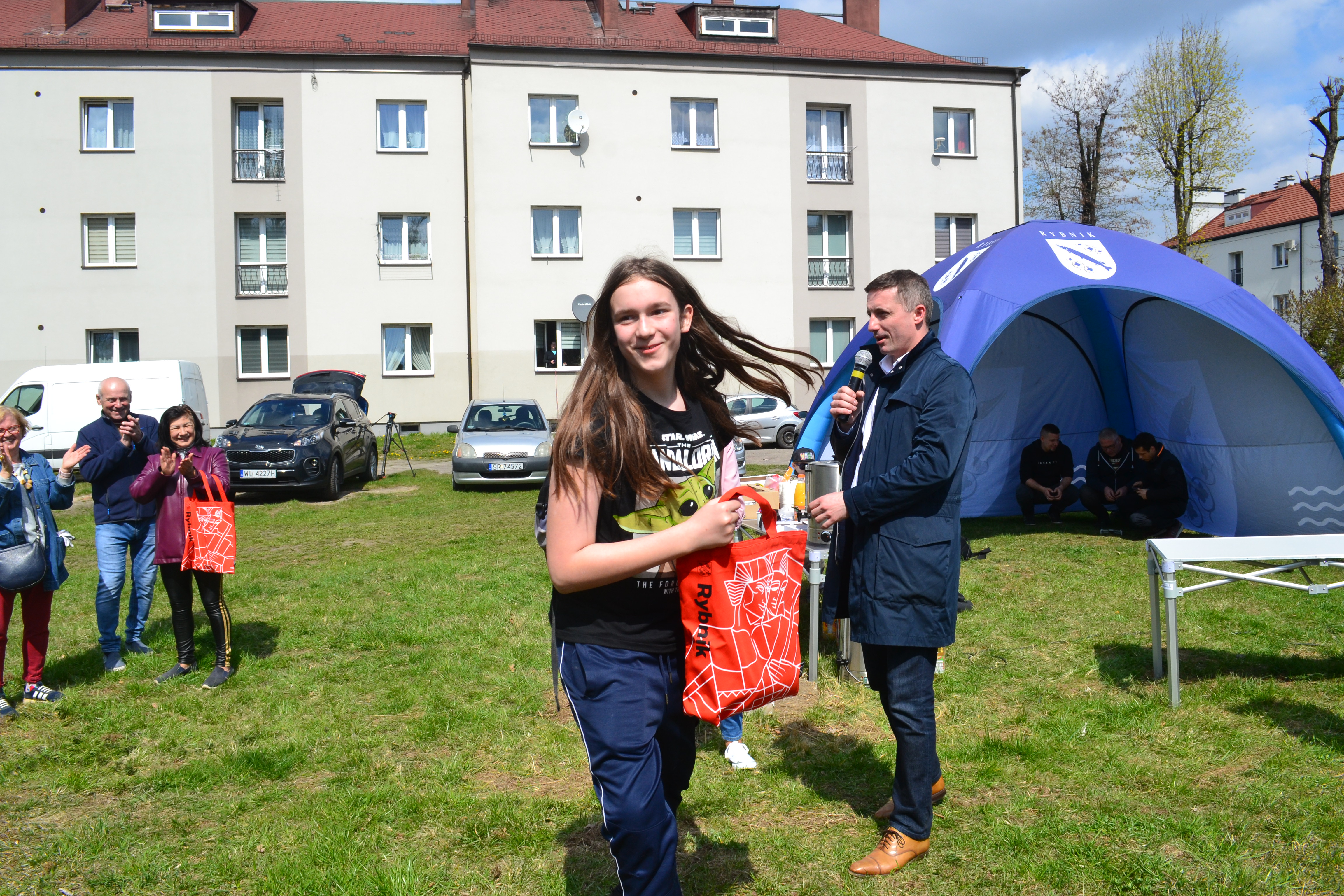 Każdy uczestnik, który dobrze odpowiedział na zadane pytanie, otrzymywał torbę z gadżetami