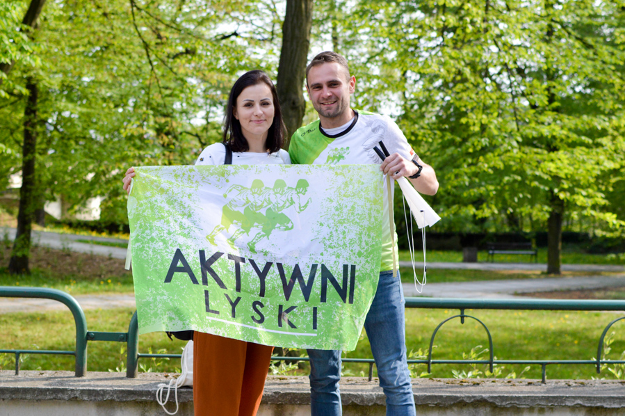 Agnieszka i Sebastian kibicowali grupie Aktywni Lyski, której reprezentacja w silnym składzie stawiła się w biegu głównym.