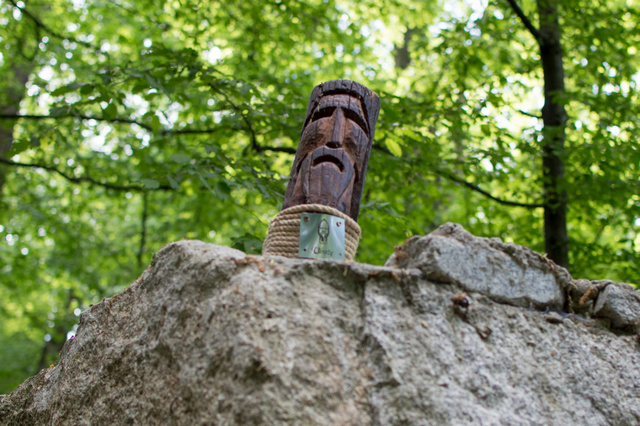 Quest po Arboretum Bramy Morawskiej zanurzony jest w słowiańskich wierzeniach. Uważne oko dostrzeże elementy, których dotychczas nie było w Oborze.