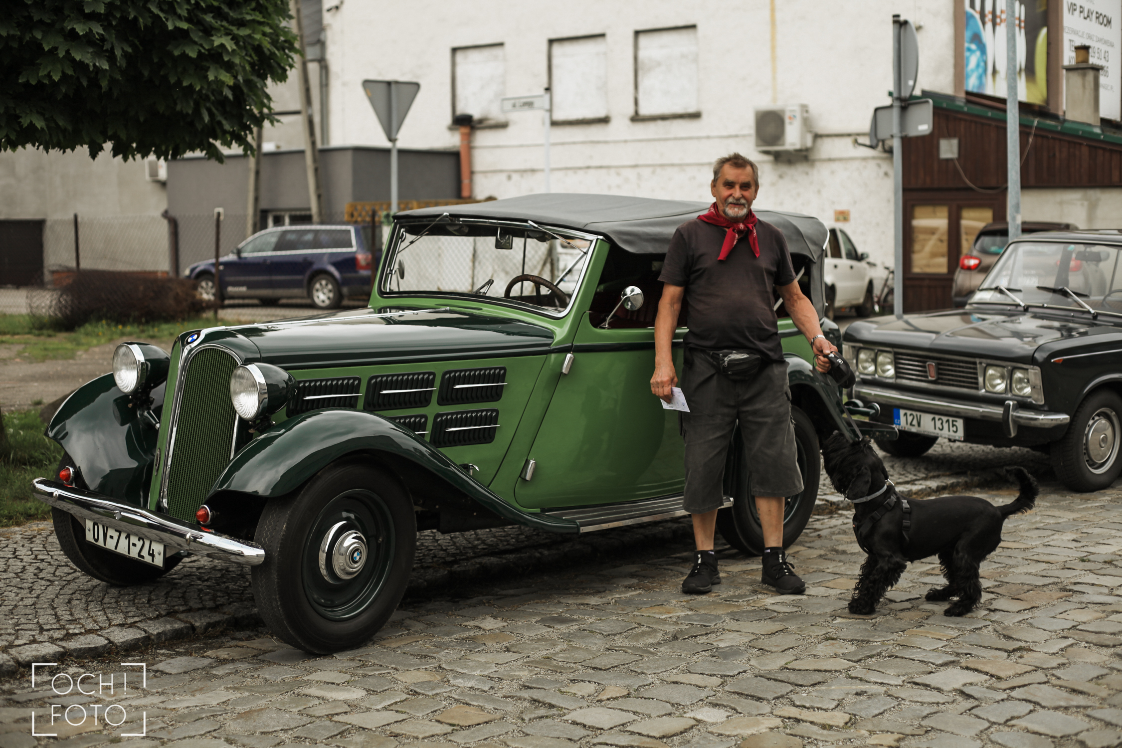 Jiří Kološ z Ostrawy jest szczęśliwym posiadaczem tego BMW 315 z 1934 roku już od pięćdziesięciu lat. Zapytany o to, jak często nim jeździ odpowiada „Jak nie leżę pod nim, to jeżdżę!”.