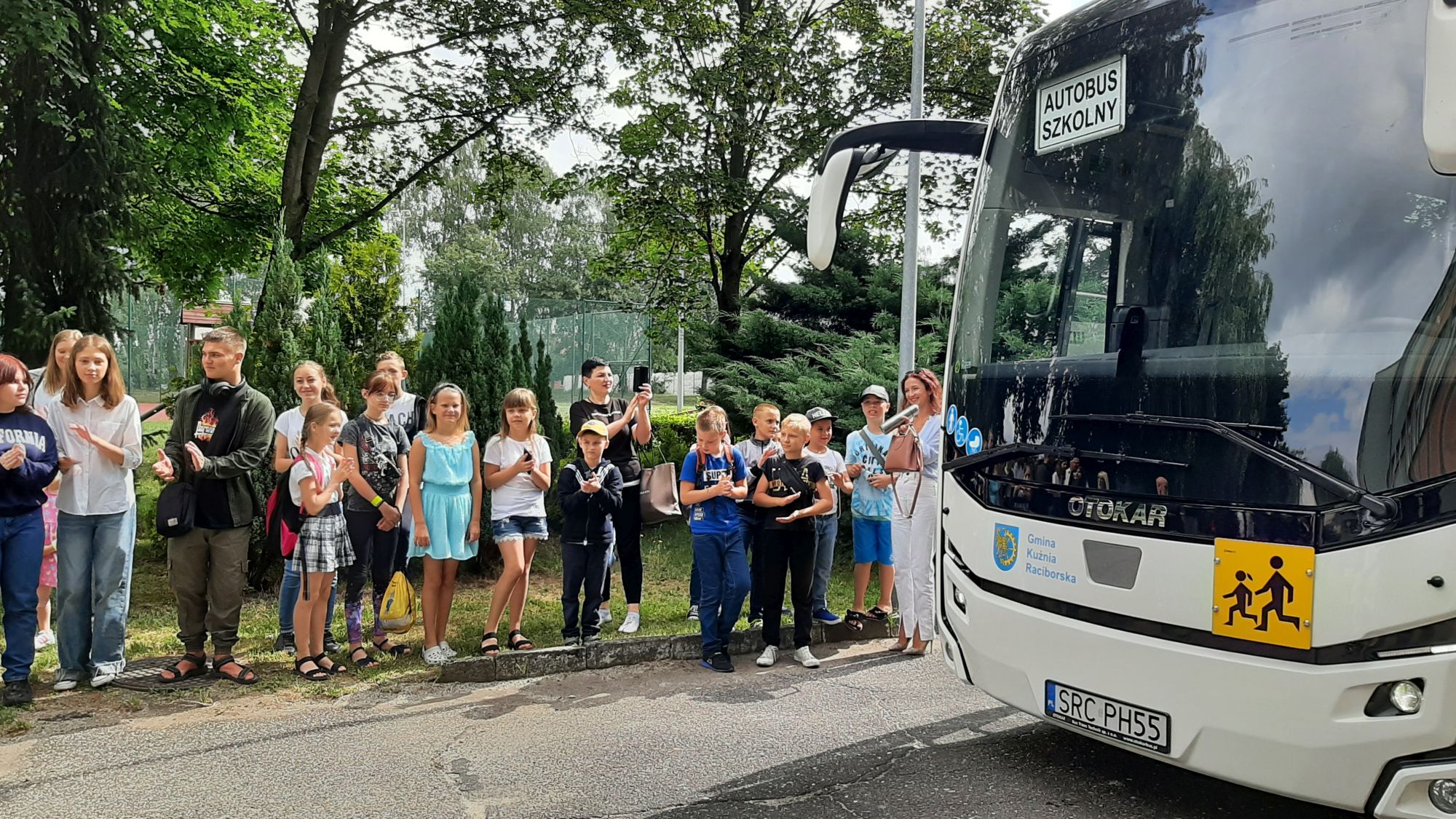 "Frankobusa" przywitały dzieci z Ukrainy, uczące się aktualnie w kuźniańskiej szkole