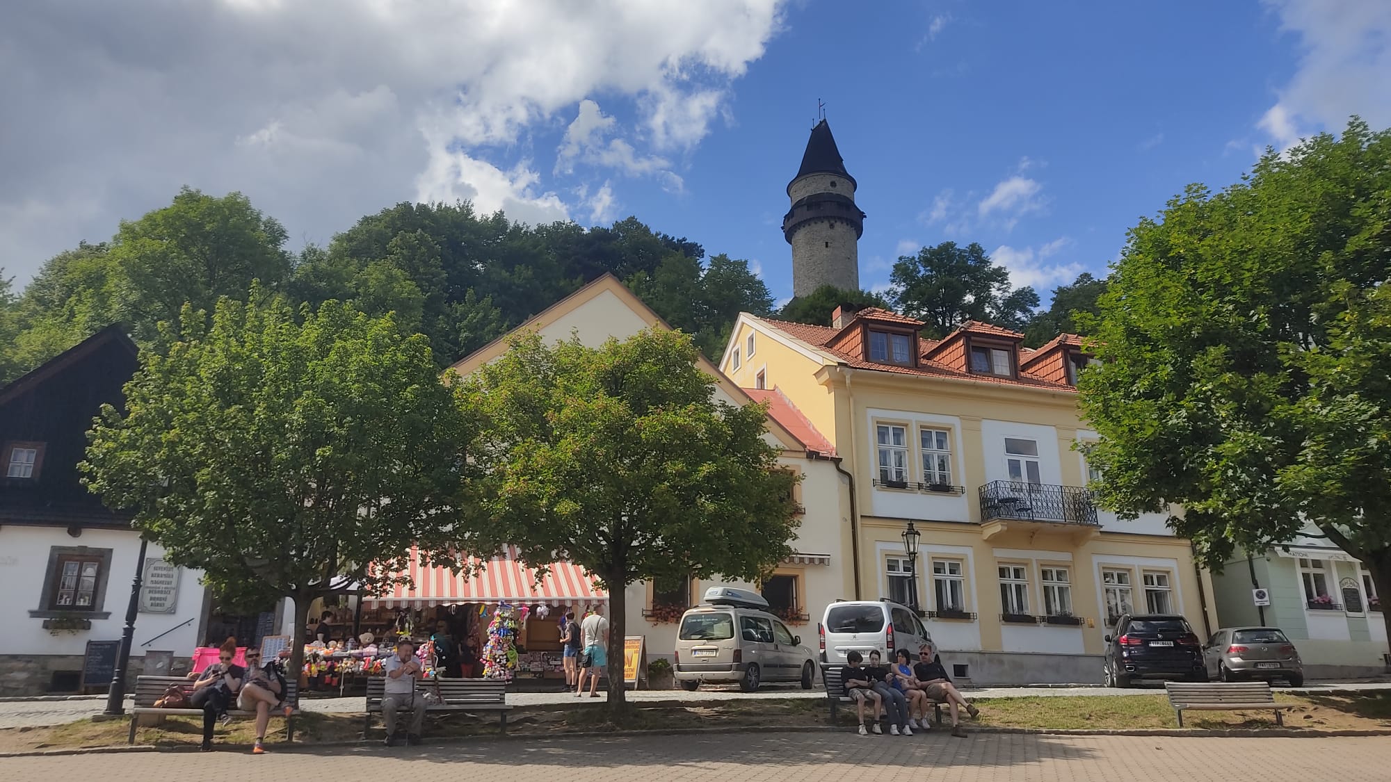 Wieża zwana Trubą widziana z Rynku