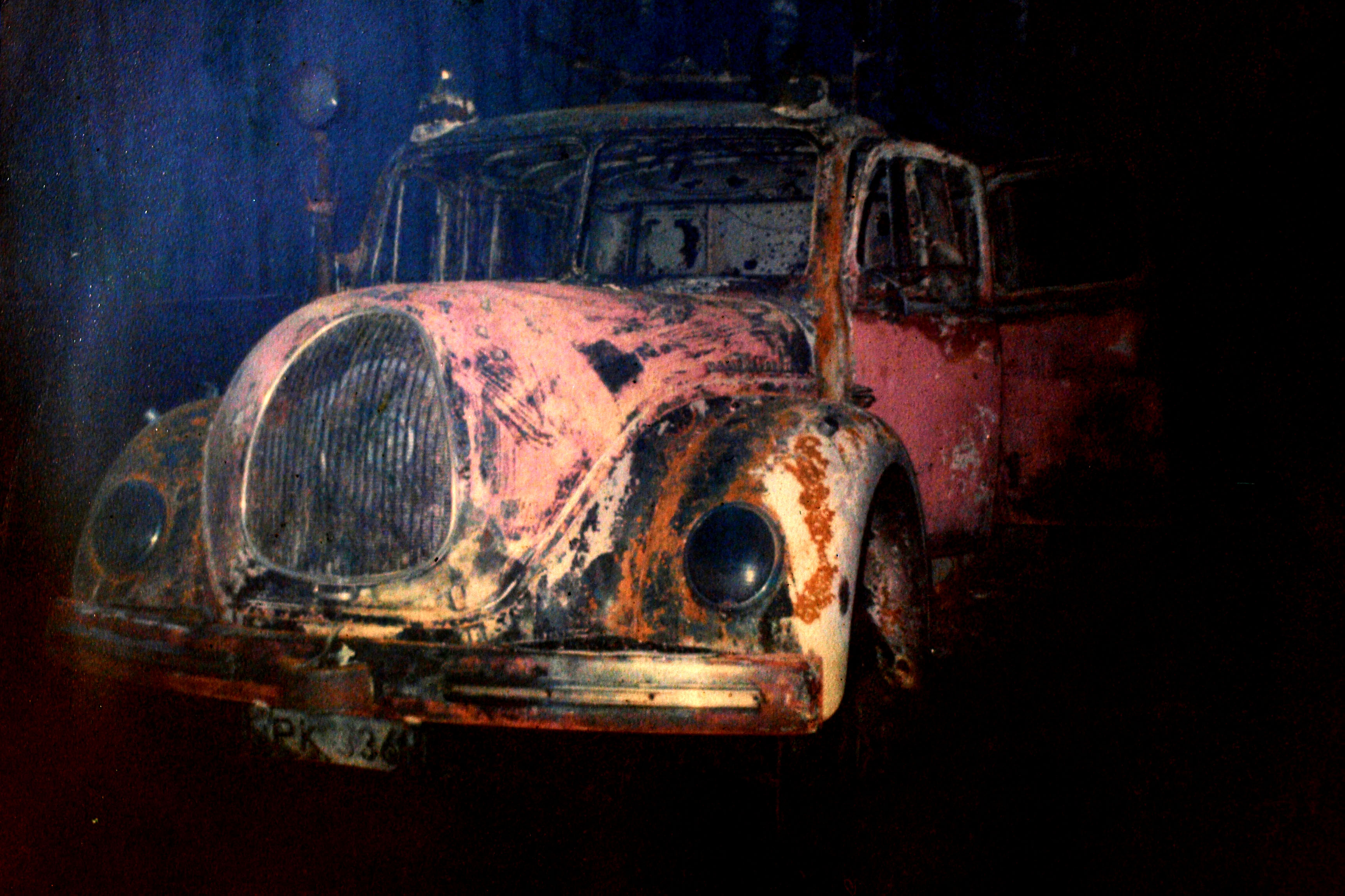 Jeden ze spalonych samochodów. Zdjęcie z arch. OSP Golejów