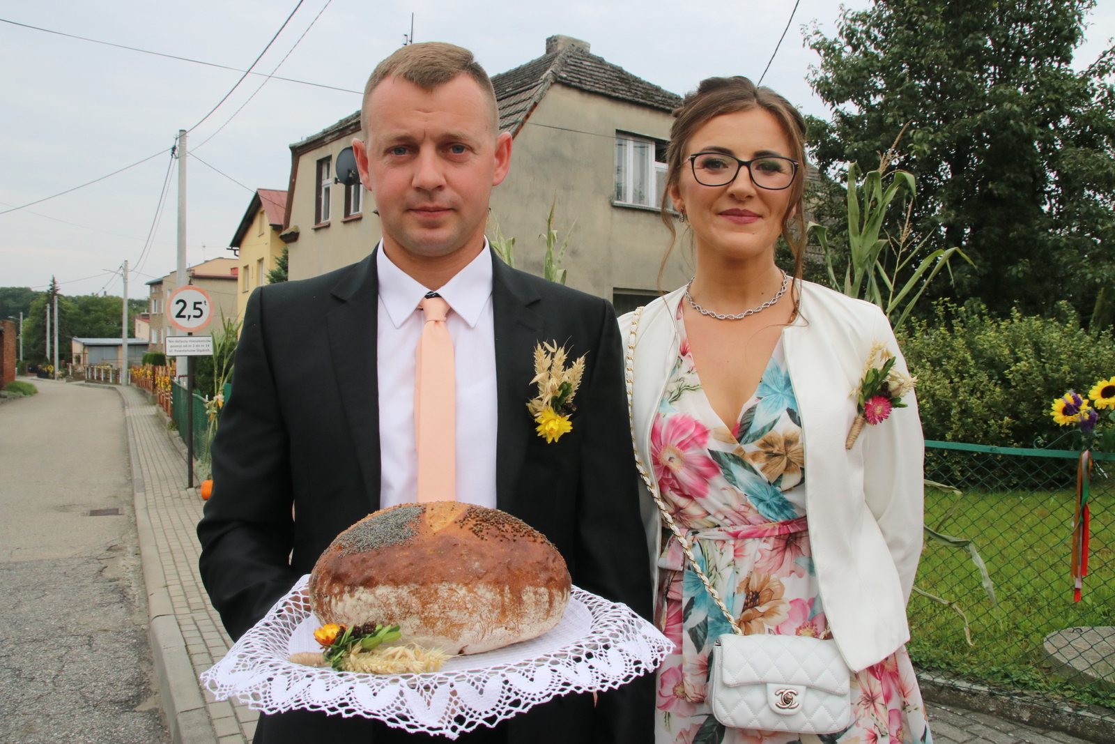 W roli starostów dożynkowych debiutowali Andrzej i Mariola Krokerowie