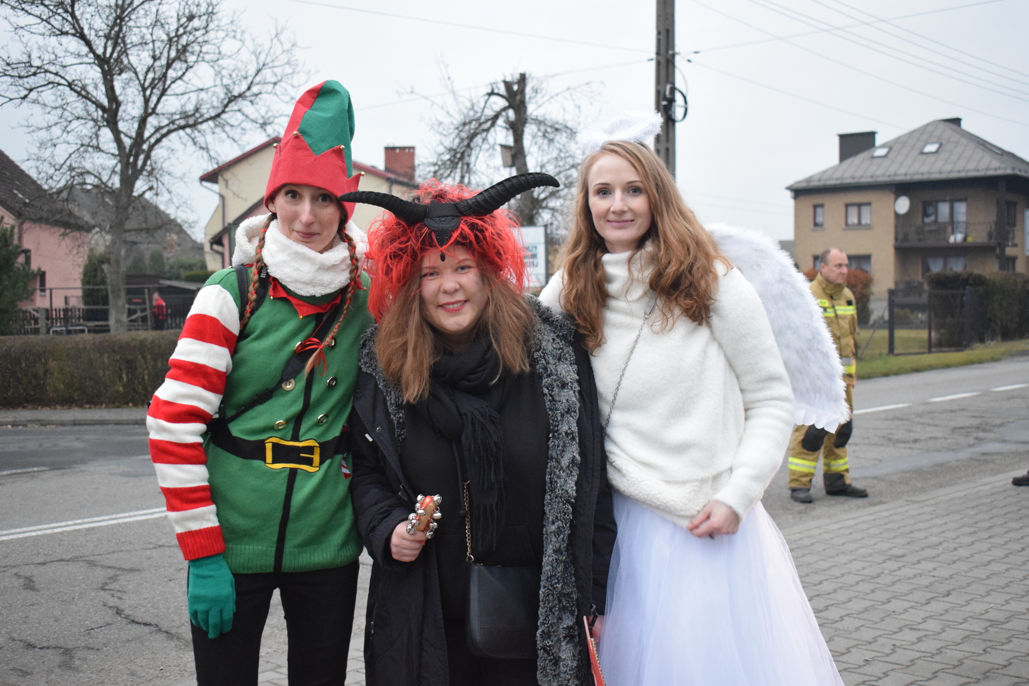 W rolę elfa wcieliła się Renata Tomaszewska, dyrektor Gminnej Biblioteki Publicznej w Nędzy, diabełkiem była Klaudia Gerlich, a aniołkiem - Magdalena Palica