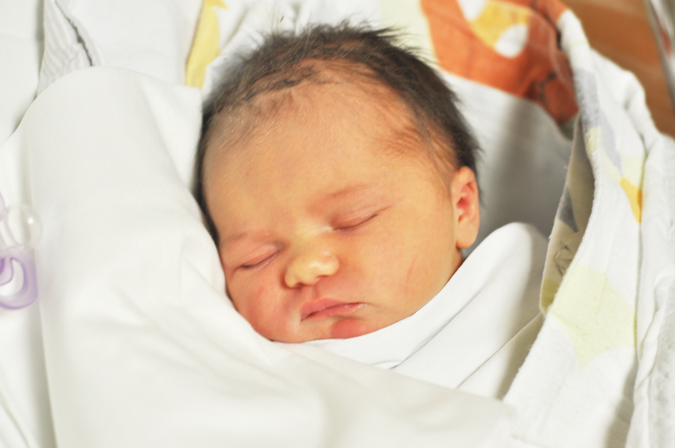Emilka Duda urodziła się 12 grudnia o 9.22. Na początek ważyła 3680 g i mierzyła 56 cm. Mama Dominika i tato Łukasz mieszkają w Bogunicach. W domu czeka brat Miłosz.