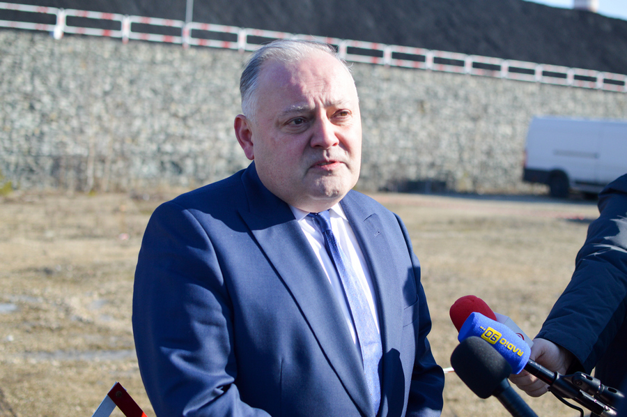 Prezes PGE Wojciech Dąbrowski powiedział Nowinom, że bloki węglowe Elektrowni Rybnik będą pracowały tak długo, jak będzie taka potrzeba.