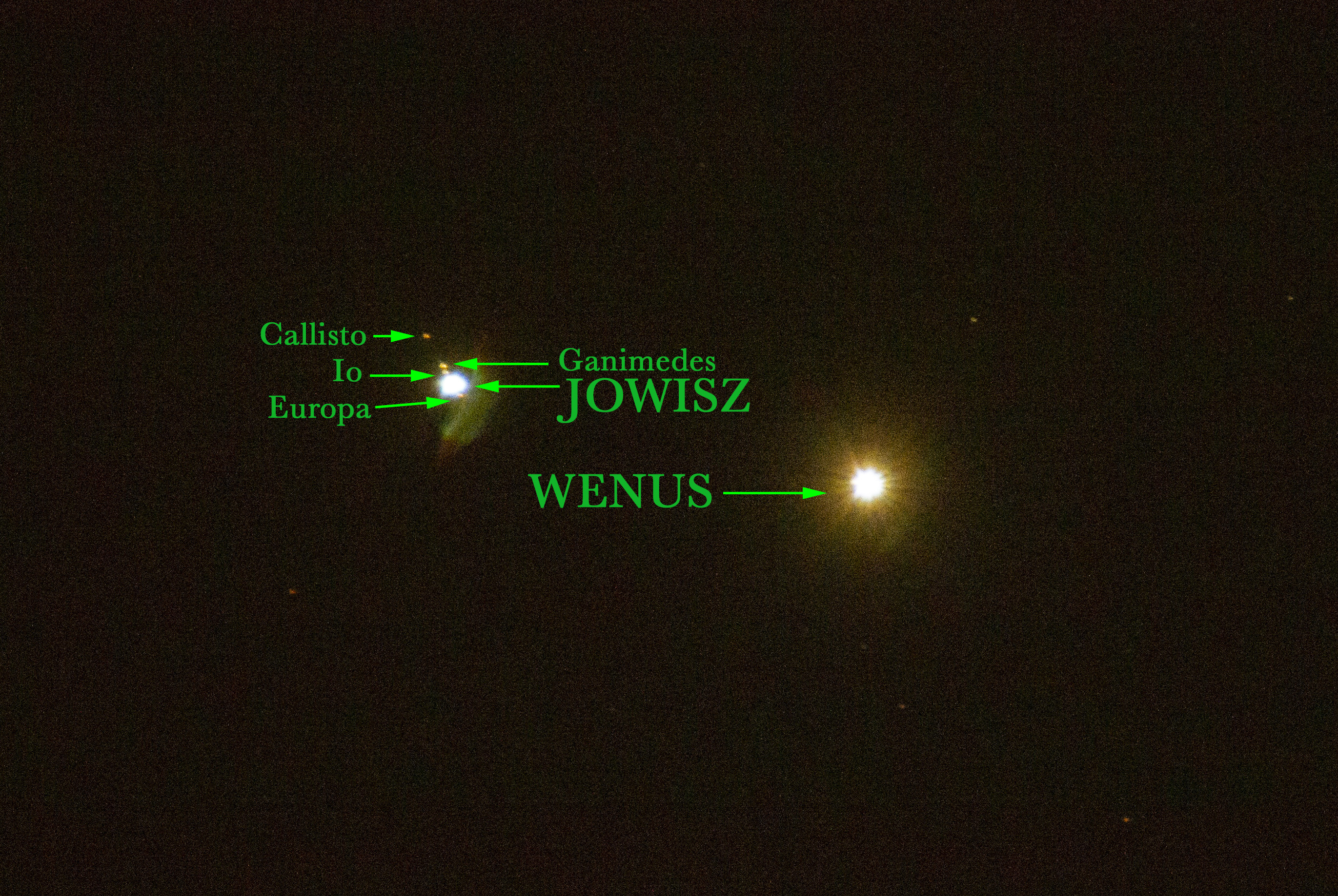 Koniunkcja Jowisza i Wenus. Mimo słabej jakości zdjęcia z naszego redakcyjnego aparatu, udało się dostrzec planety oraz księżyce Jowisza. fot. S. Kamczyk