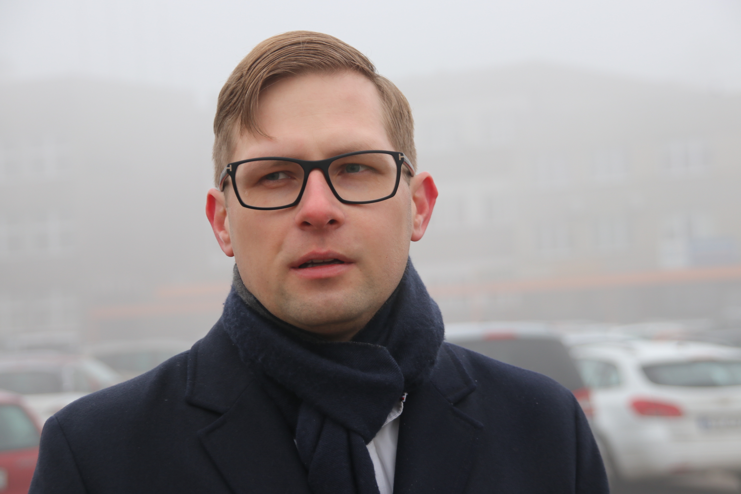 Jacek Miketa podkreślił, że Solidarna Polska nie jest przeciwna samochodom elektrycznym, ale ograniczaniu wolności.