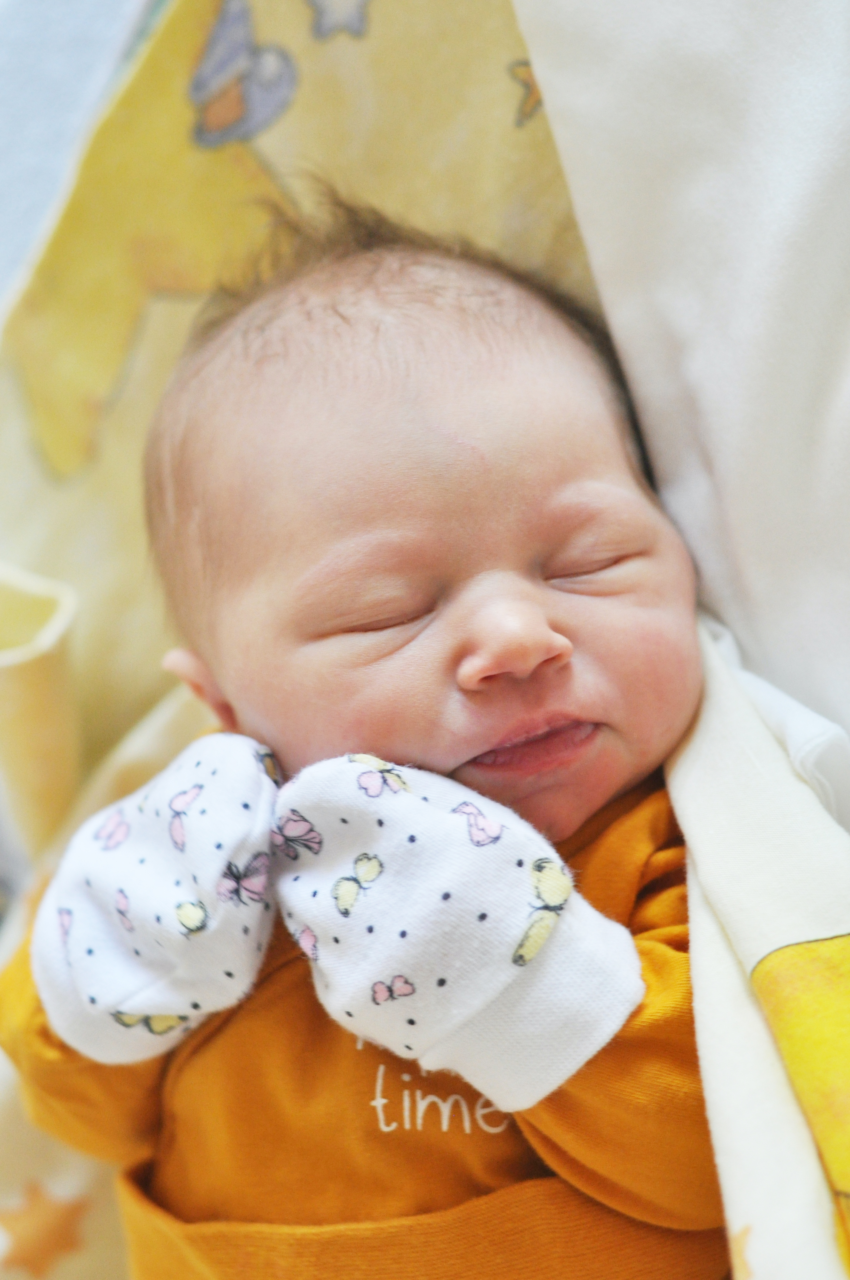 Sofija Olinichenko jest pierwszą córką Yulii i Yevhena. Narodziła się 28 lutego o 13.45. Przy wadze 3190 mierzyła 54 cm. Rodzina mieszka w Raciborzu.