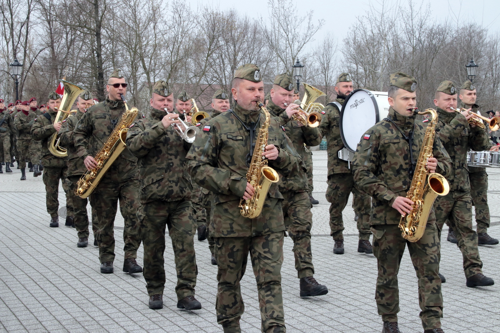 Obchody okraszone zostały brzmieniem Orkiestry Wojskowej z Bytomia