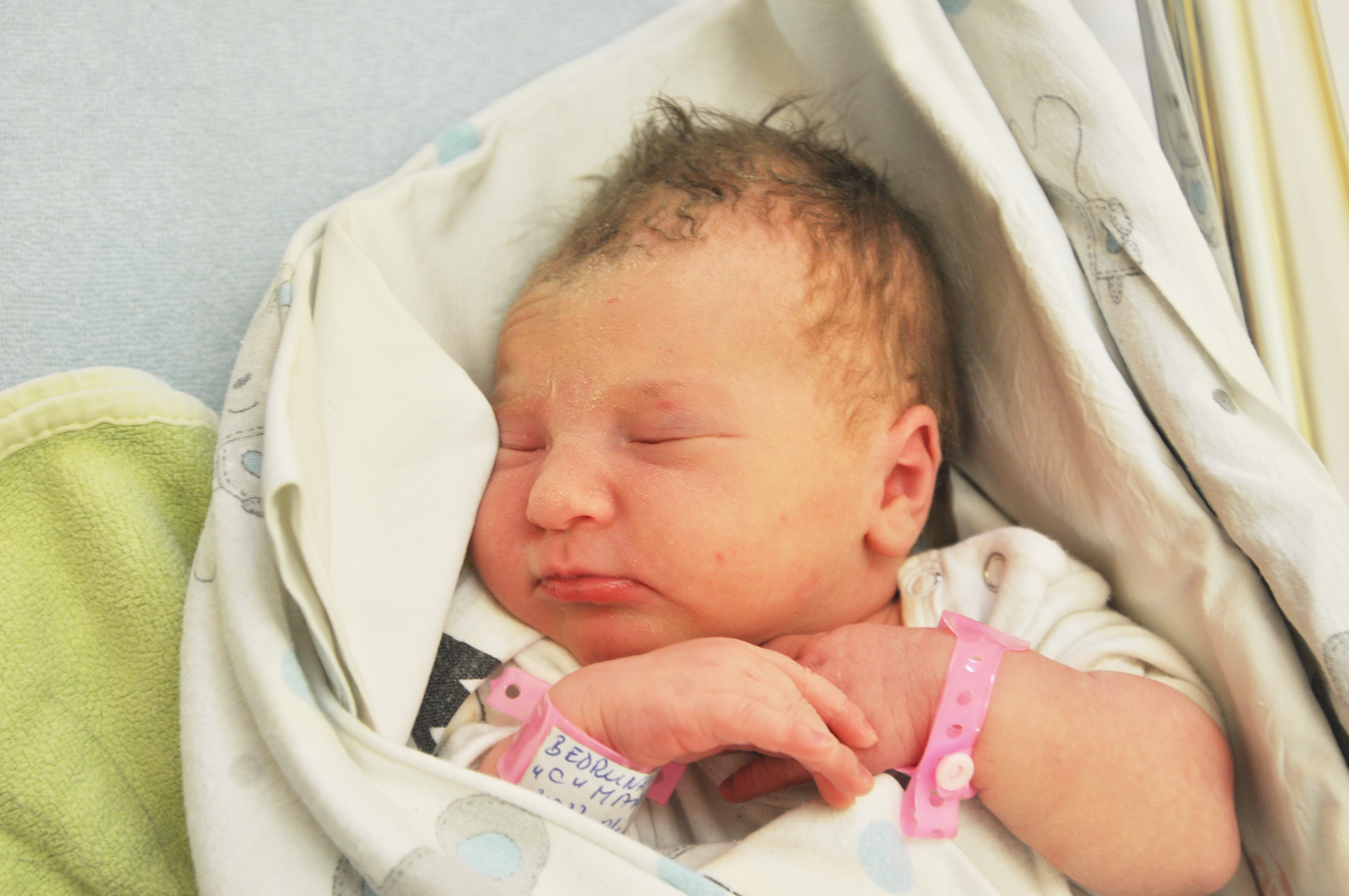 Felicja Bedrunka-Buba urodziła się 14 kwietnia o 5.30. Ważyła wtedy 3260 g i mierzyła 52 cm. Mama Marta i tato Dawid mieszkają w Krzyżanowicach, w domu czeka siostra Eliza.