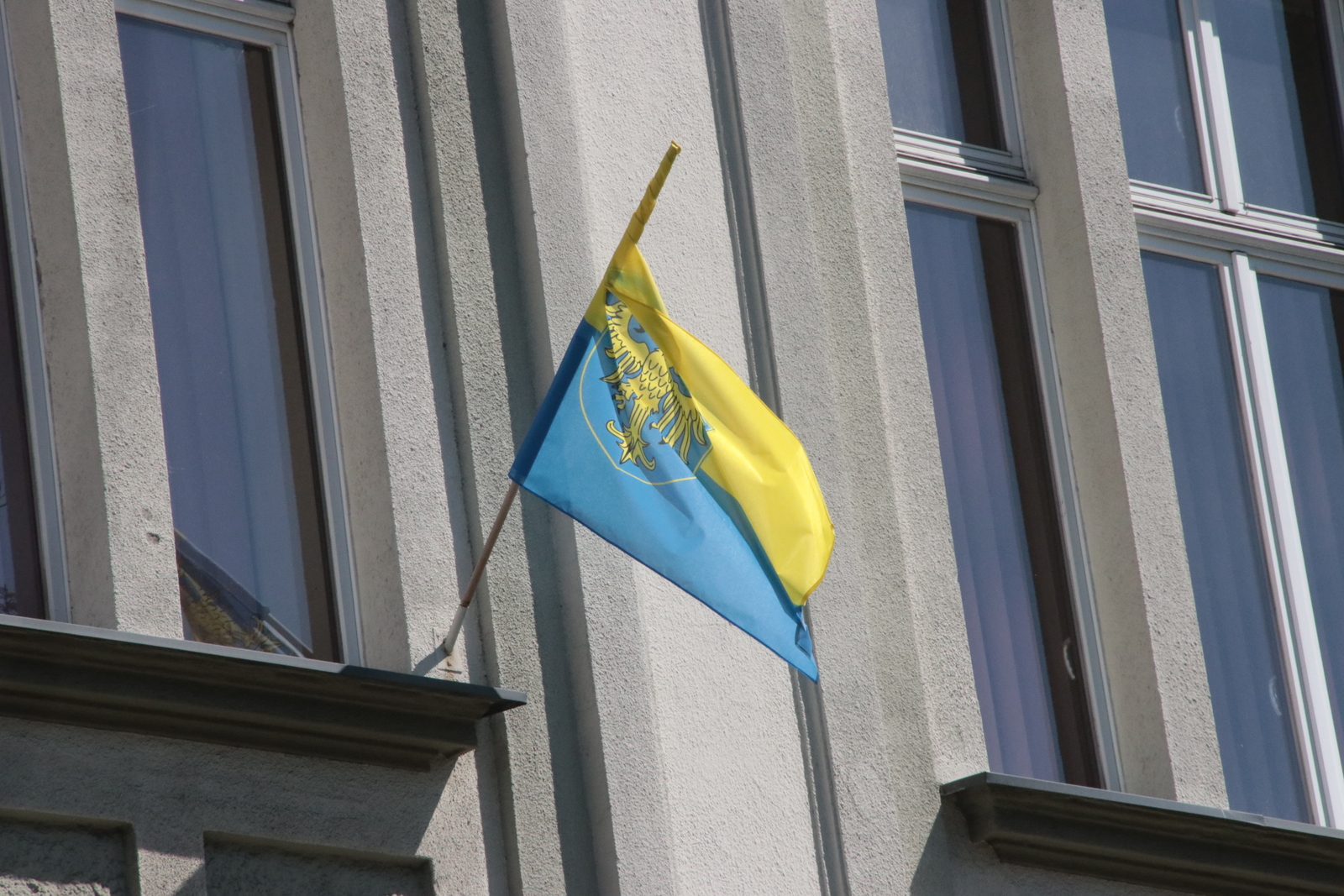Podobnie postąpiło również Miasto Racibórz, które, przypomnijmy, w 2019 roku wywieszenia flagi odmówiło po tym, jak poprosił o to Ruch Autonomii Śląska