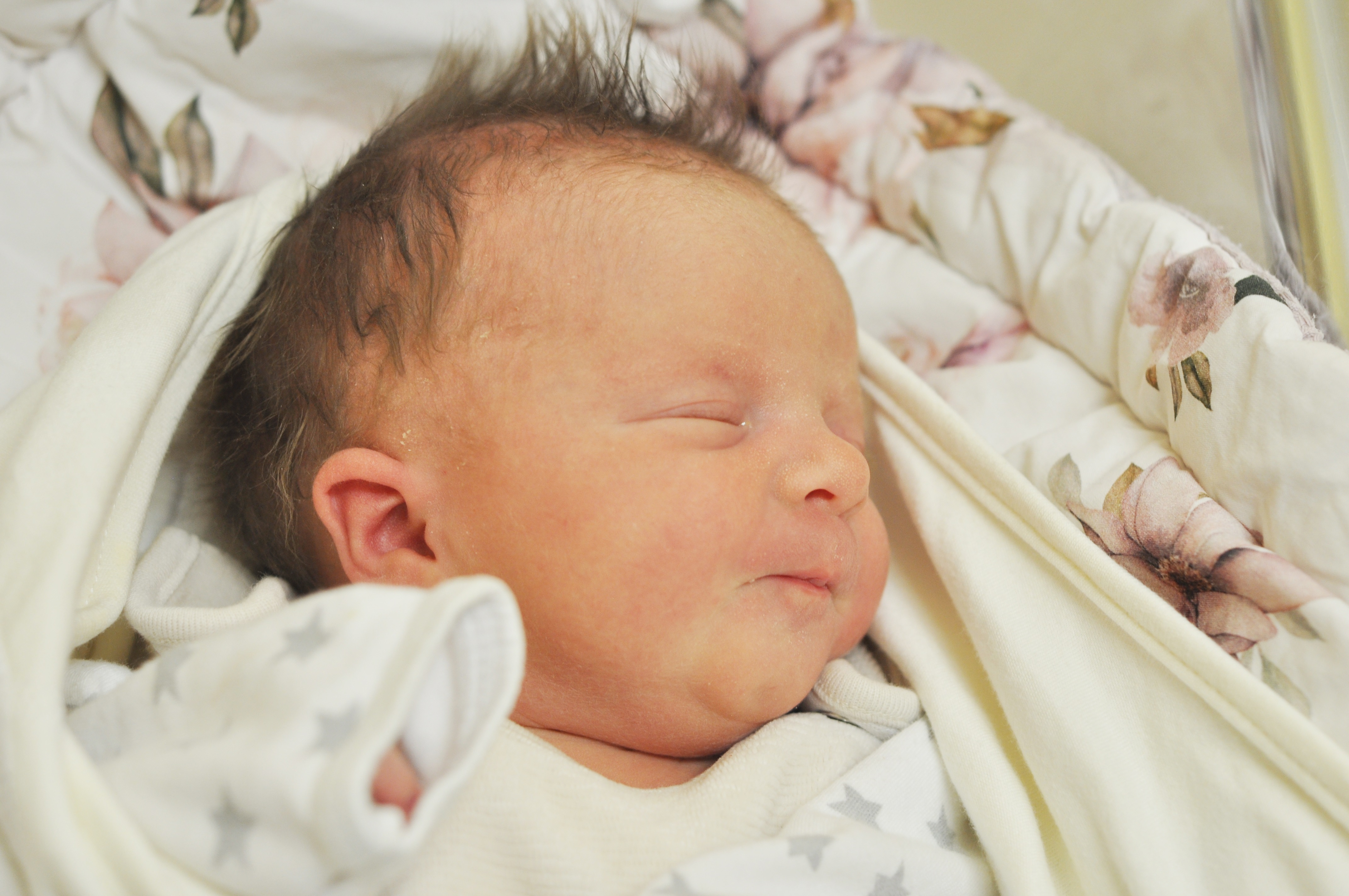 Sofia Wróblewska jest córeczką Anety i Artura. Narodziła się 13 października o 16.30. Ważąc 3000 g, mierzyła 53 cm. W domu czeka rodzeństwo - Milena i Leo.