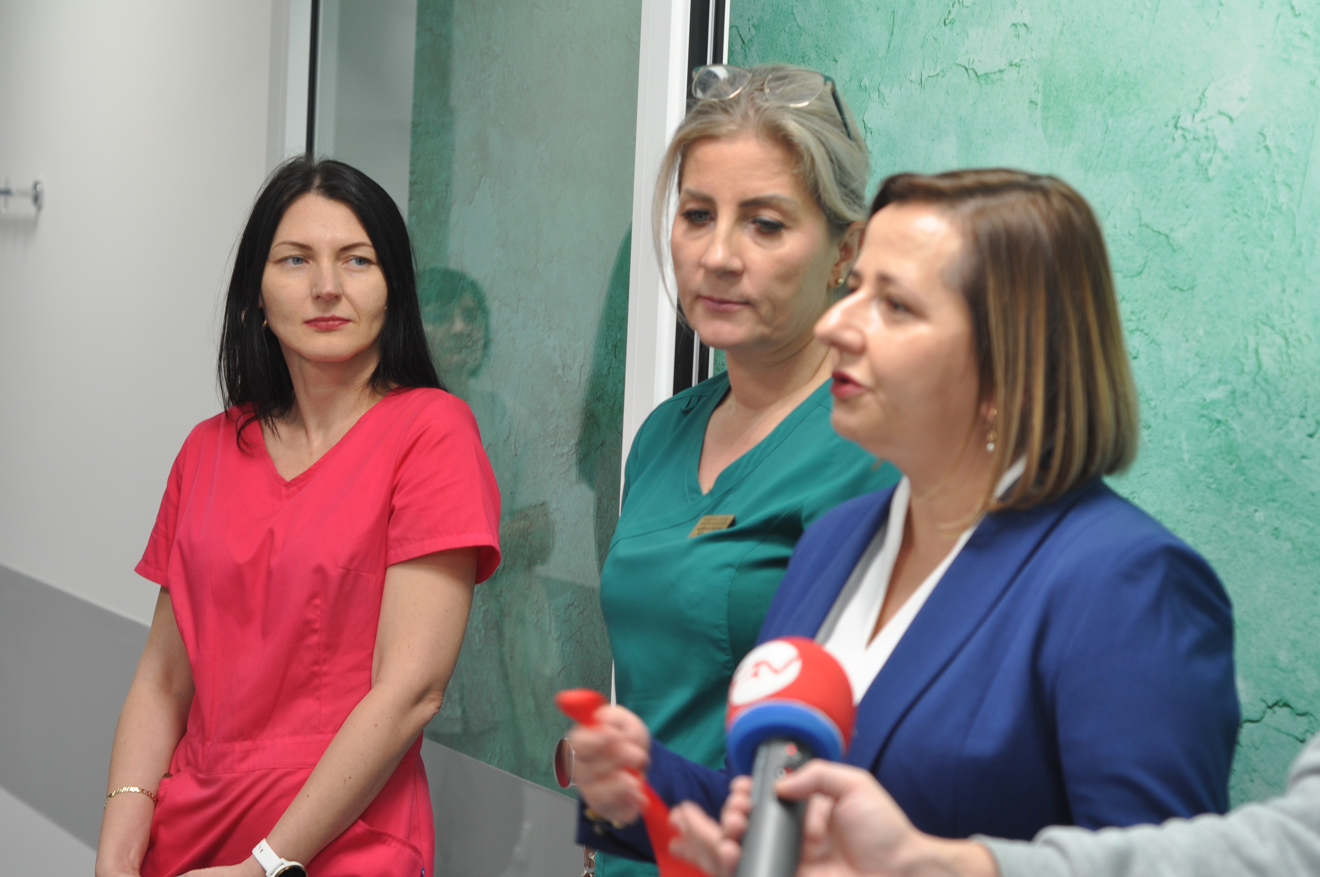 Teresa Lubszczyk (pierwsza z prawej) podkreślała rolę personelu oddziału