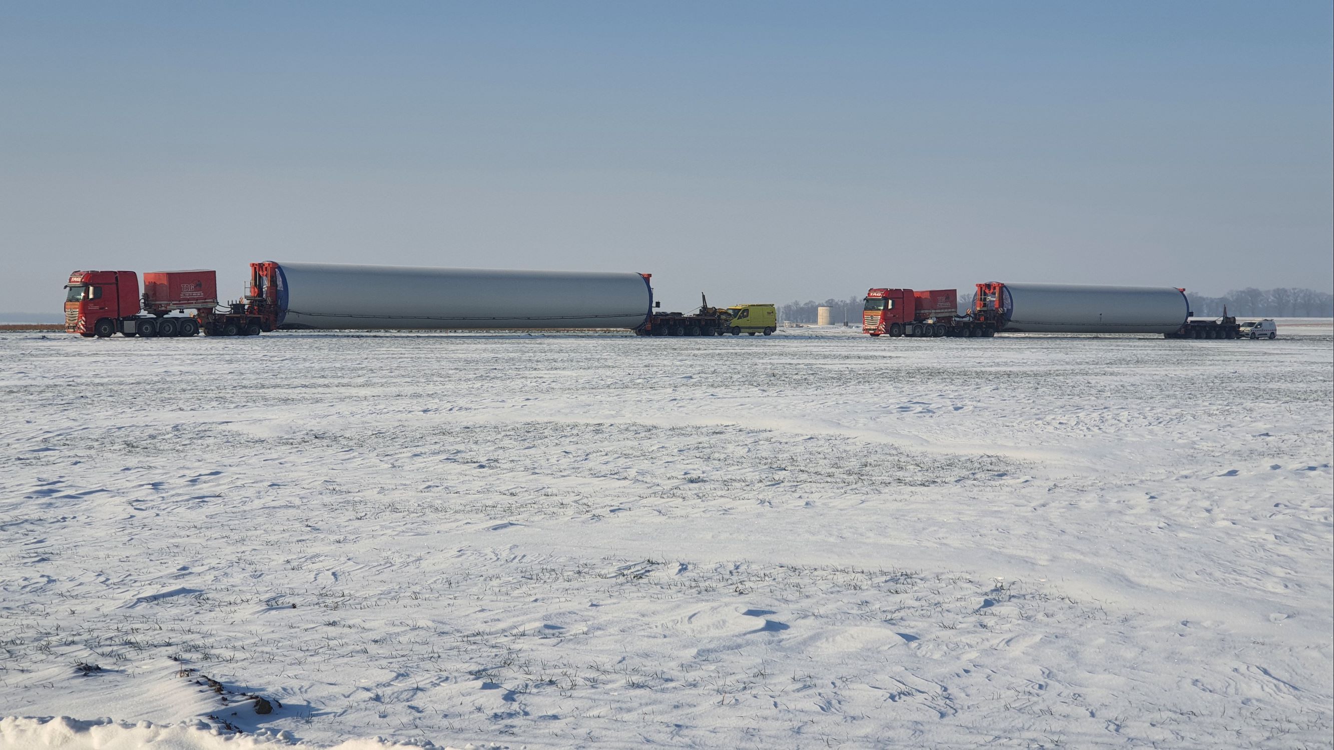 Pierwsze elementy turbin dotarły do Pietrowic Wielkich