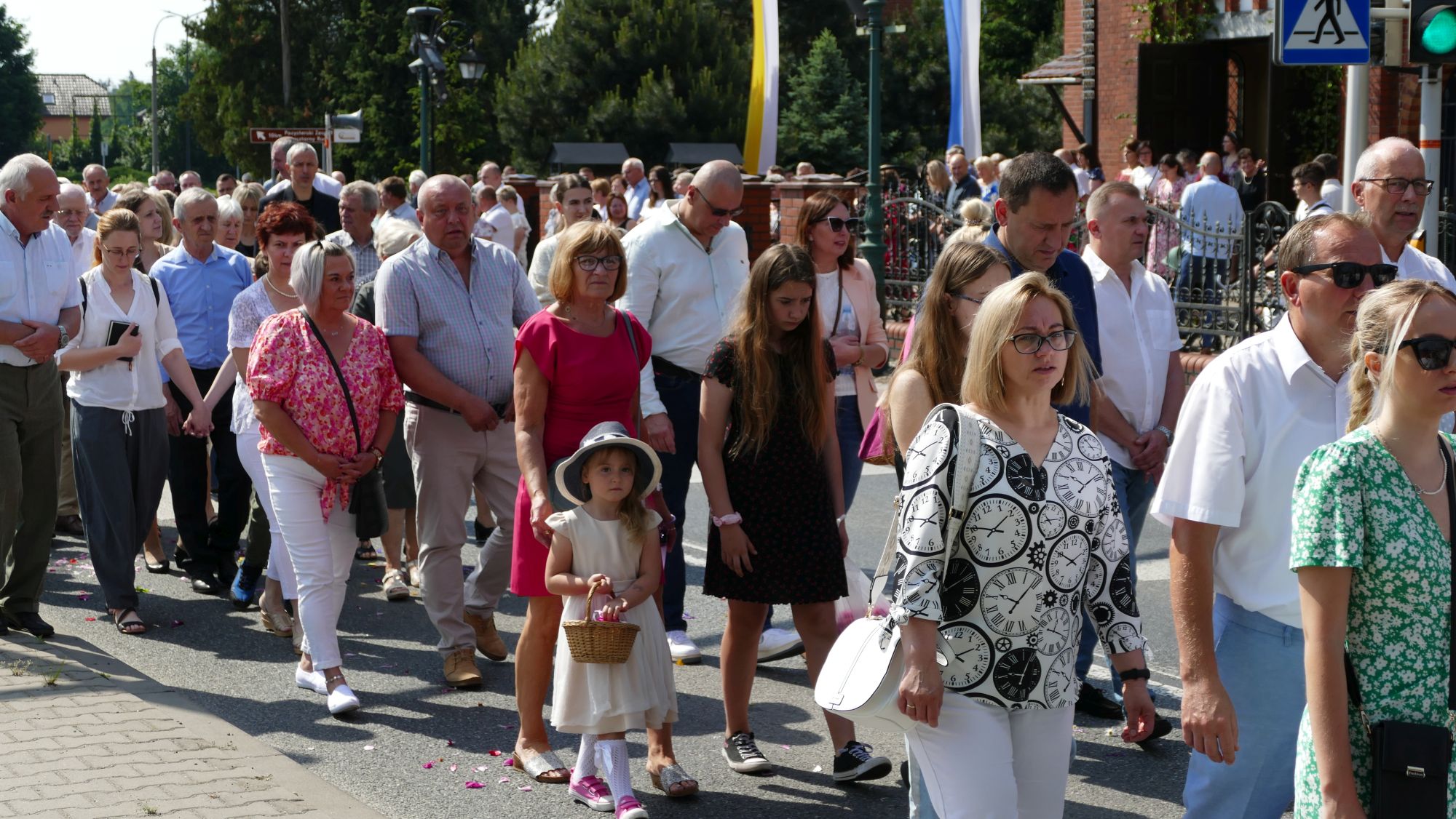 Wierni przeszli w procesji ulicami Kozielską, Ogrodową, Drzymały i Kwiatową