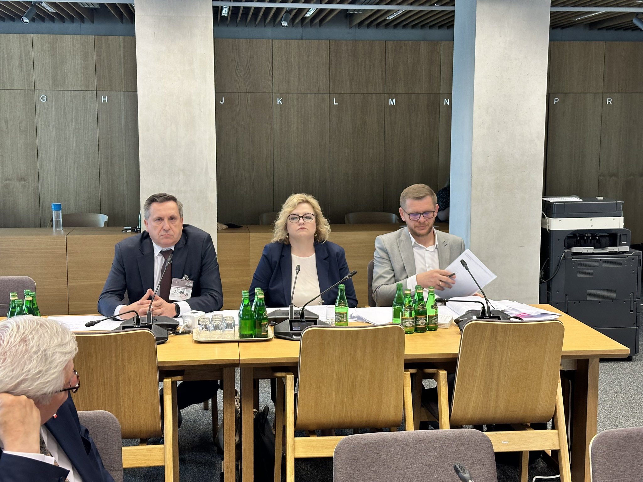Prokuratorzy prezentujący wniosek ws. posła Wosia na komisji regulaminowej/fot. twitter Sebastian Łukasiewicz