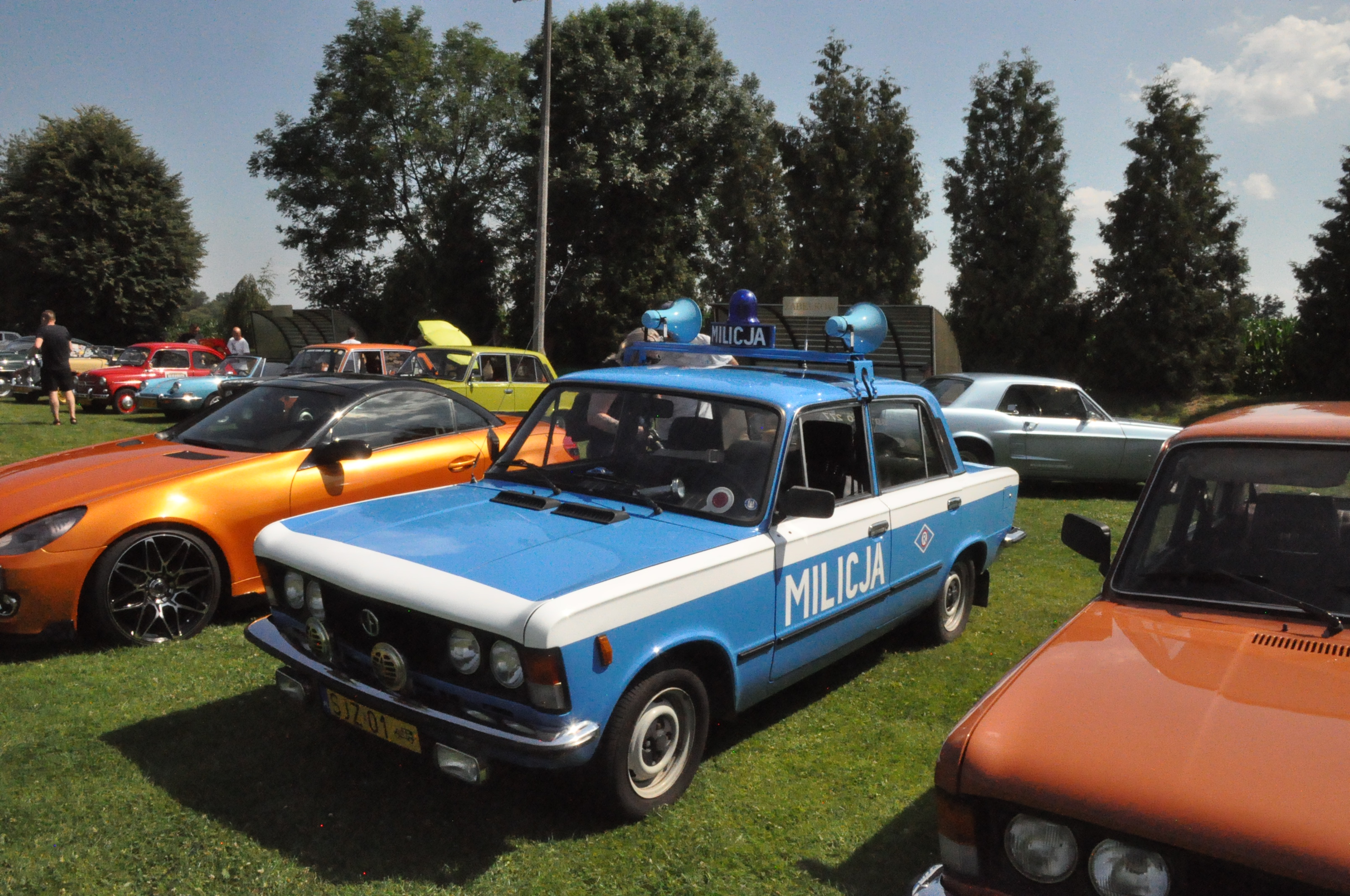Milicyjny Fiat 125 P. Fot. Fryderyk Kamczyk